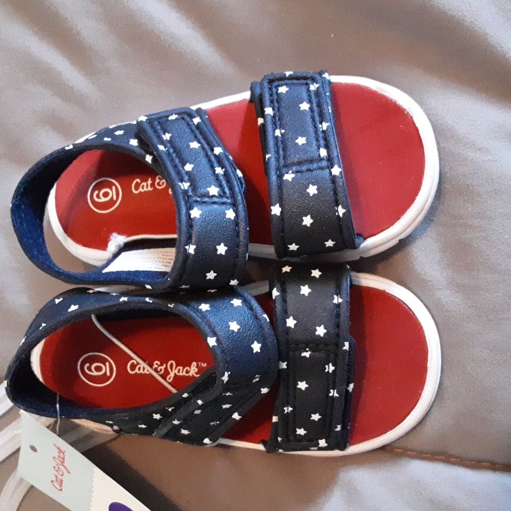 Baby girl shoes. Size 6 NWT